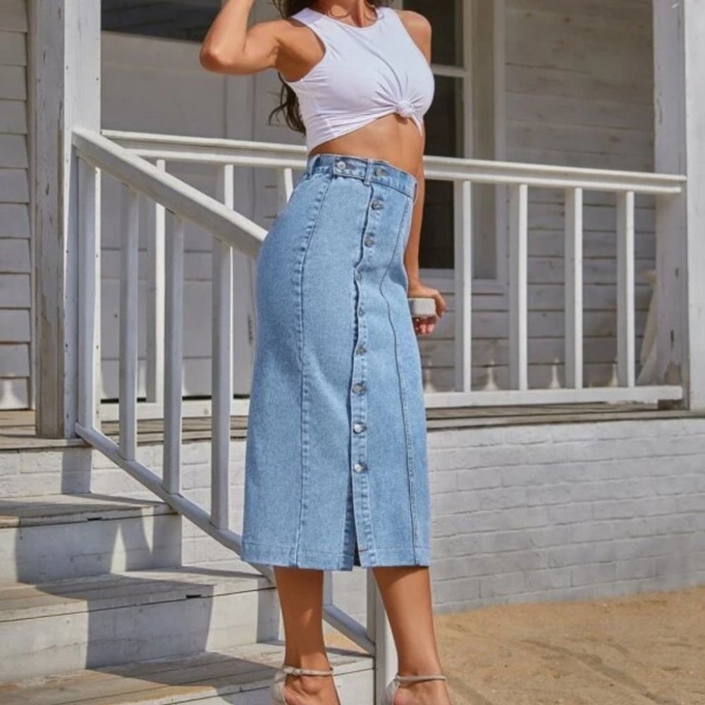 Light Denim Button Detailed Pencil Skirt - Picture 5 of 8